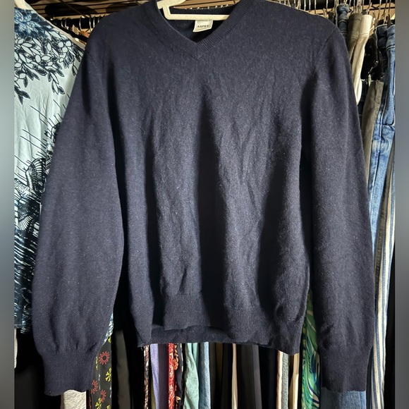 Aspesi navy men’s 100% cashmere v neck sweater size 50 / M